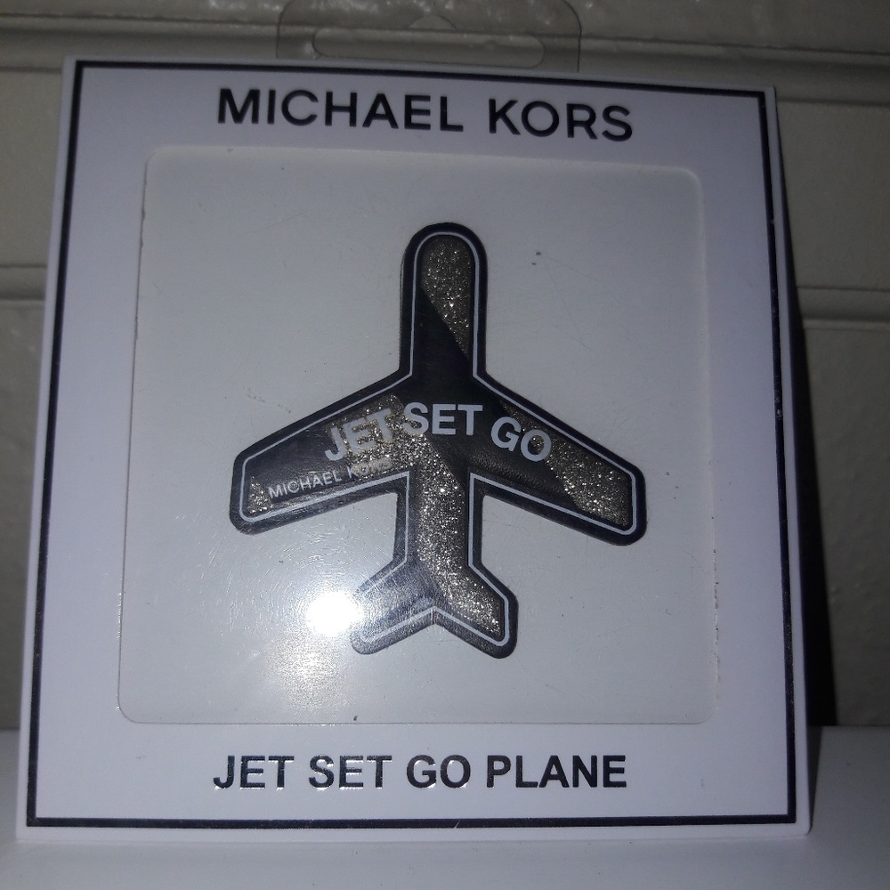 Michael Kors NWT Jet Set Go Plane Black & Gold